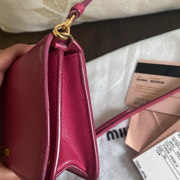 Miu Miu wallet on chain crossbody bag - Picture 11 of 13